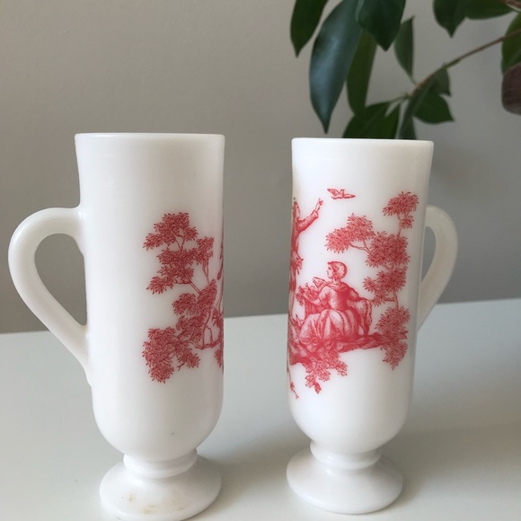 Avon vintage milk glass Demi-tasse cups. Set of 2 -Red - VGUC - Picture 4 of 6